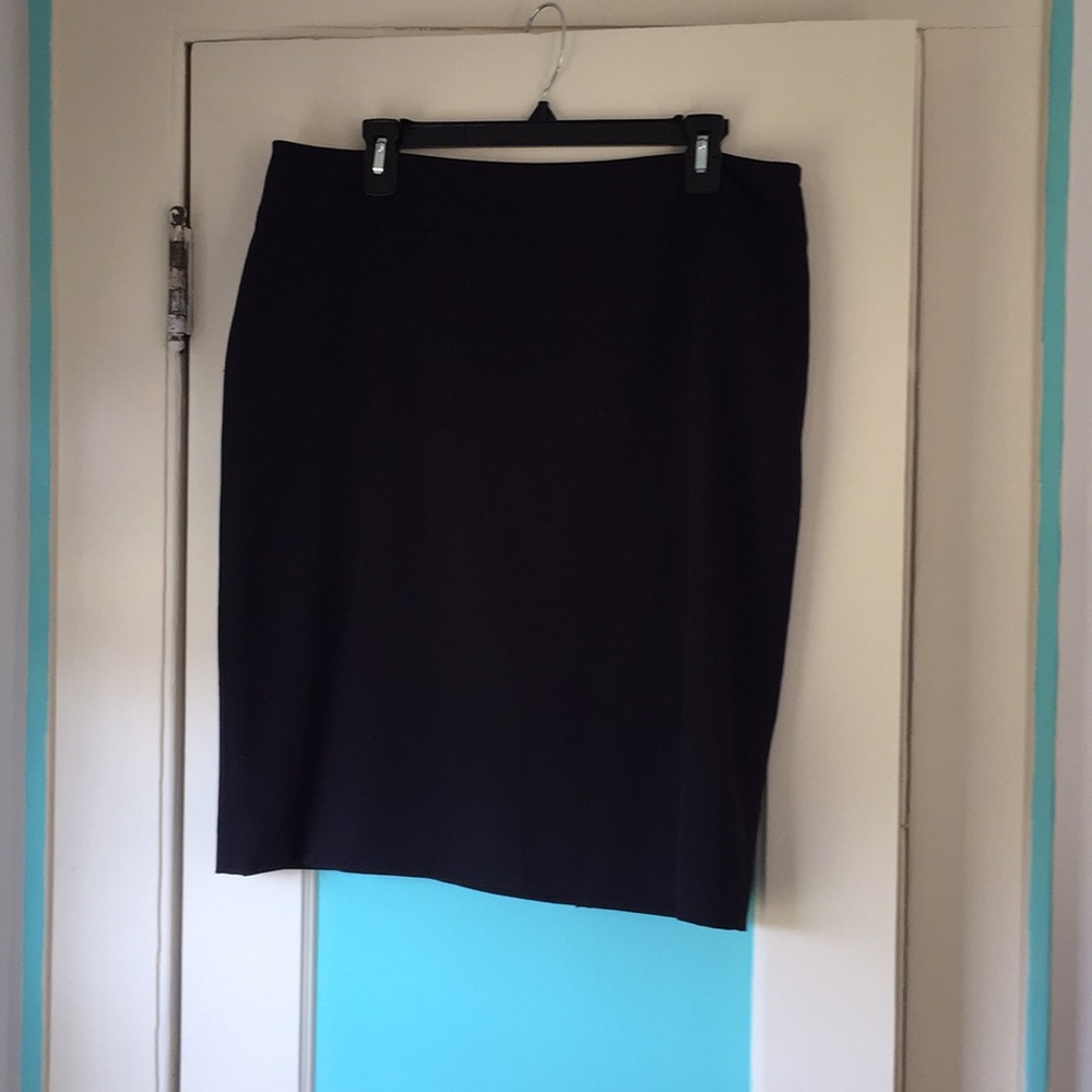 Straight black skirt